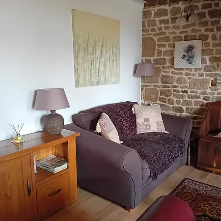 La Jolie Petite Maison For Groups 1-5 *