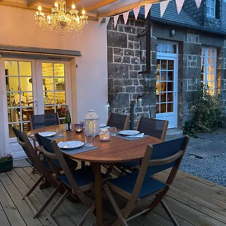 La Jolie Petite Maison For Groups 1-5 *